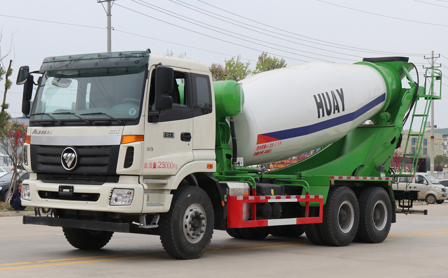 福田歐曼375馬力法規(guī)型后八輪攪拌罐車(chē)