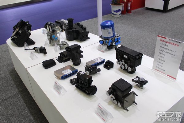 空壓機(jī)、制動(dòng)閥、EBS、盤式制動(dòng)器這些制動(dòng)系統(tǒng)核心關(guān)鍵零部件