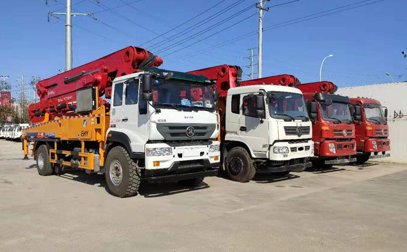 小型混凝土臂架泵車