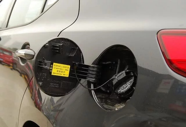 打開汽車油箱蓋，你發(fā)現(xiàn)了這3個功能嗎？不少車主還不知道