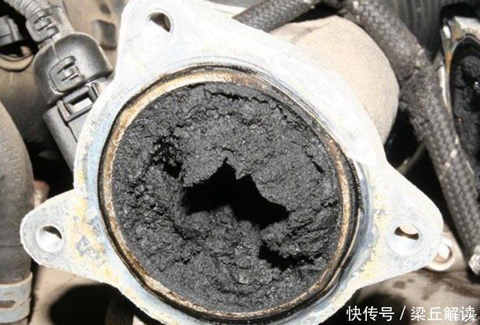 發(fā)動機(jī)積碳何時清？維修工：4種情況要注意，不清等著修發(fā)動機(jī)吧