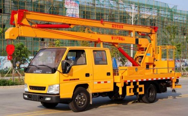 16米江鈴曲臂式高空作業(yè)車_折臂式高空作業(yè)平臺(tái)車